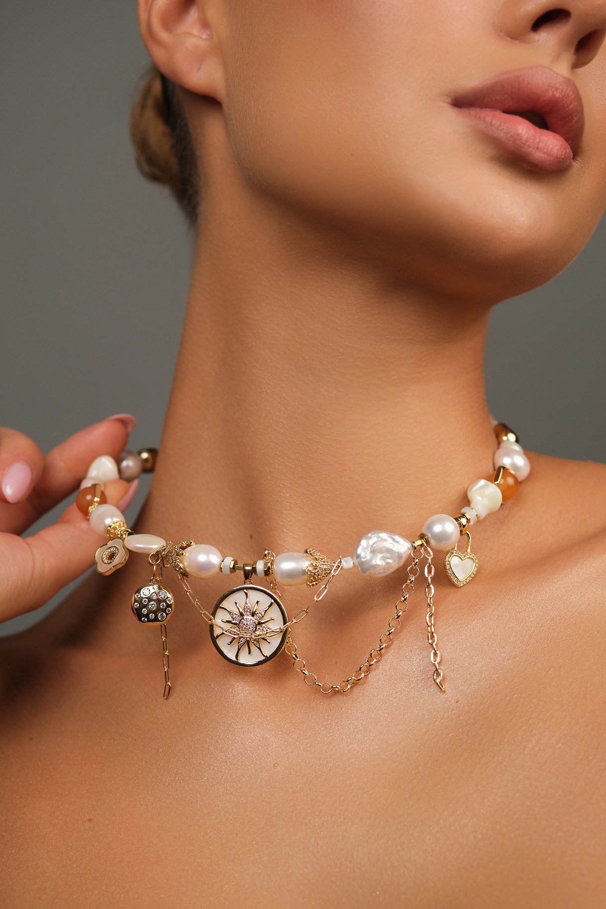 Ожерелье с бриллиантом